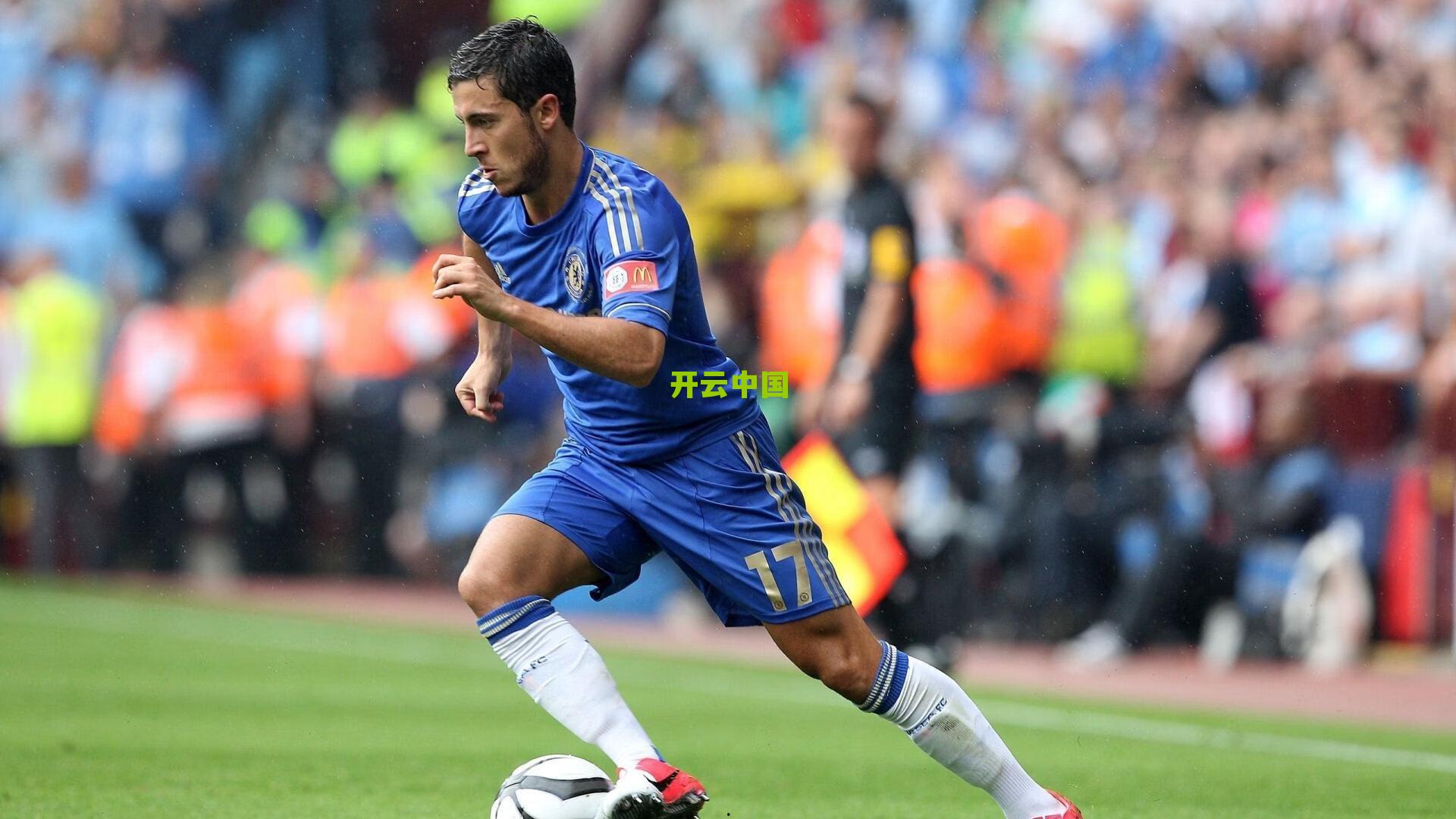 新星闪耀巴黎!16岁伊森·姆巴佩上演一线队处子秀,书写家族传奇新篇章