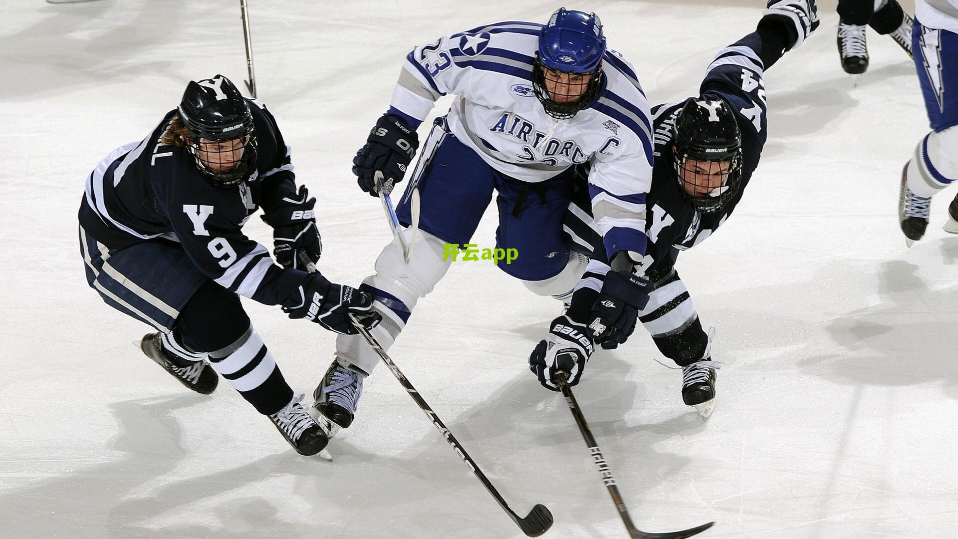 高卢雄鸡锋线哑火，姆巴佩替补难破僵局，法国队热身赛闷平加拿大