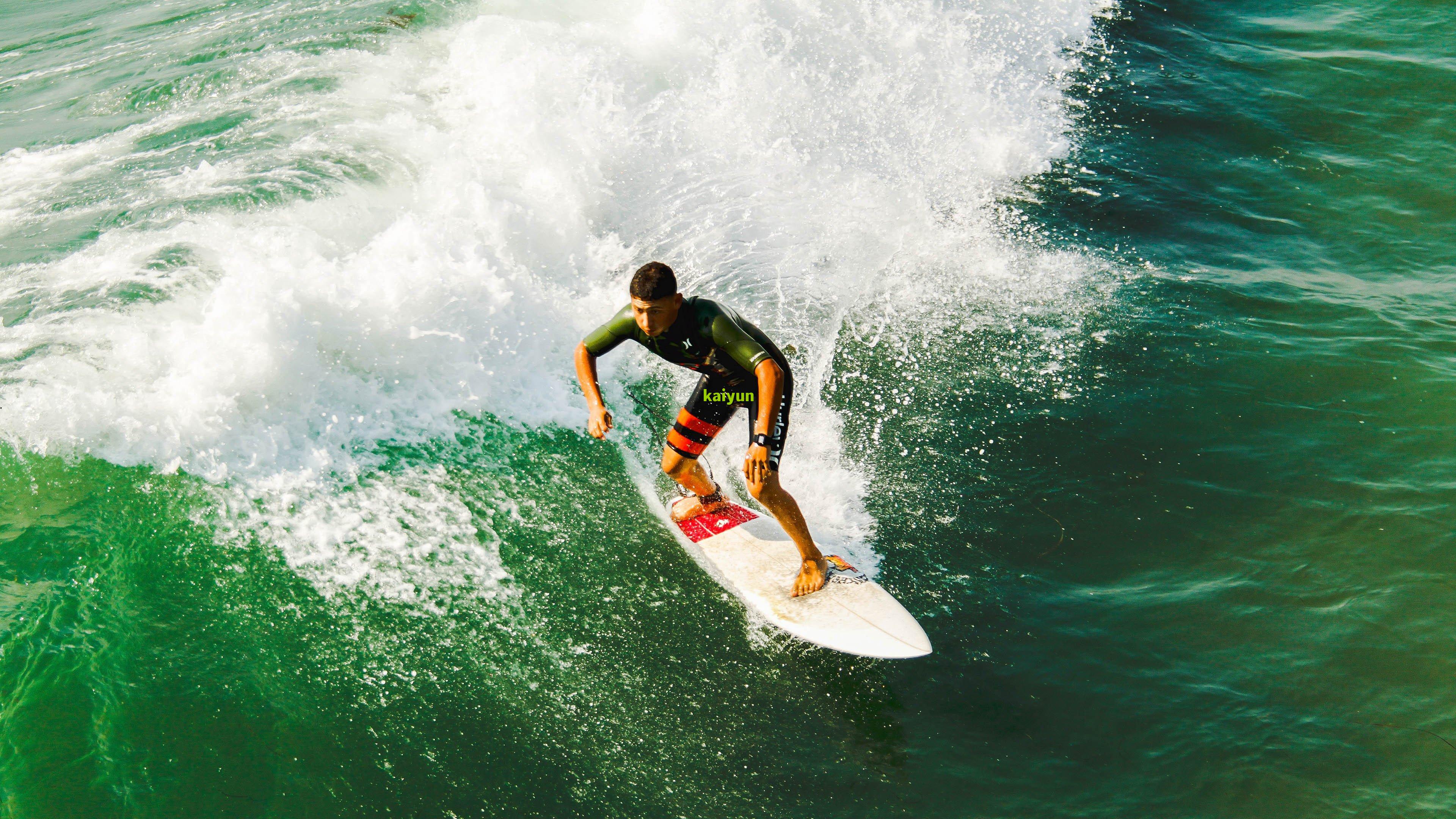 四度报价、六度反转！凯恩转会神剧历时47天终落幕，震撼足坛